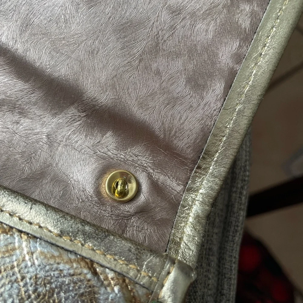 Bags by Varon vtg 70’s metallic quilted eelskin silver gold shimmer clutch